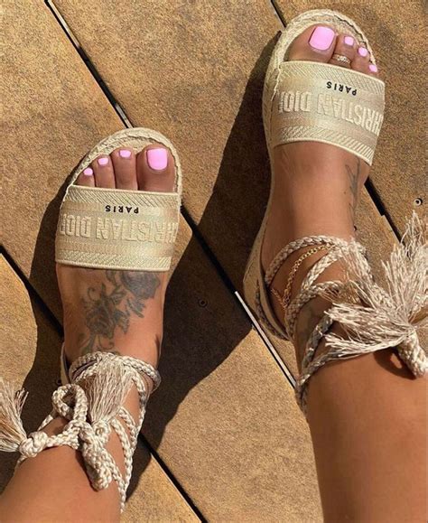 dior sandalen beige|christian dior sandals outfit.